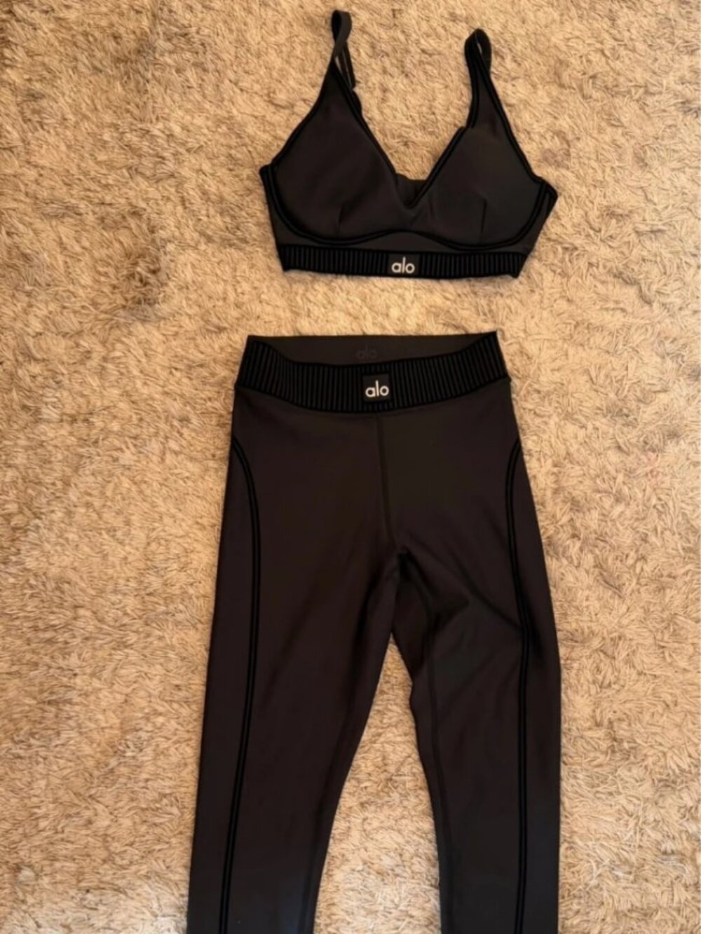 Alo Yoga Black Activewear Set XS